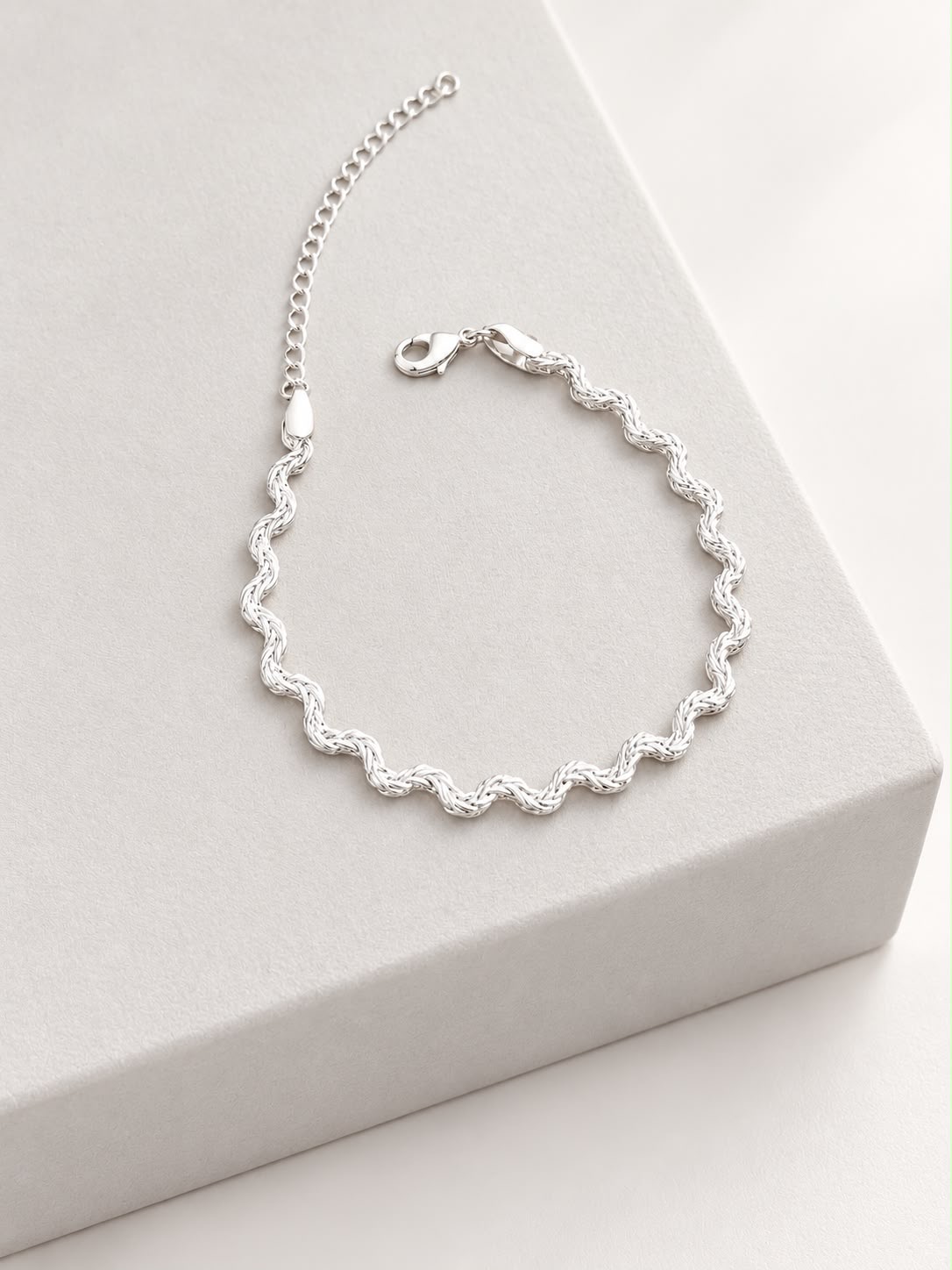 PULSEIRA ZIG ZAG BRILHOSA — SEMIJOIAS — PRATA 50