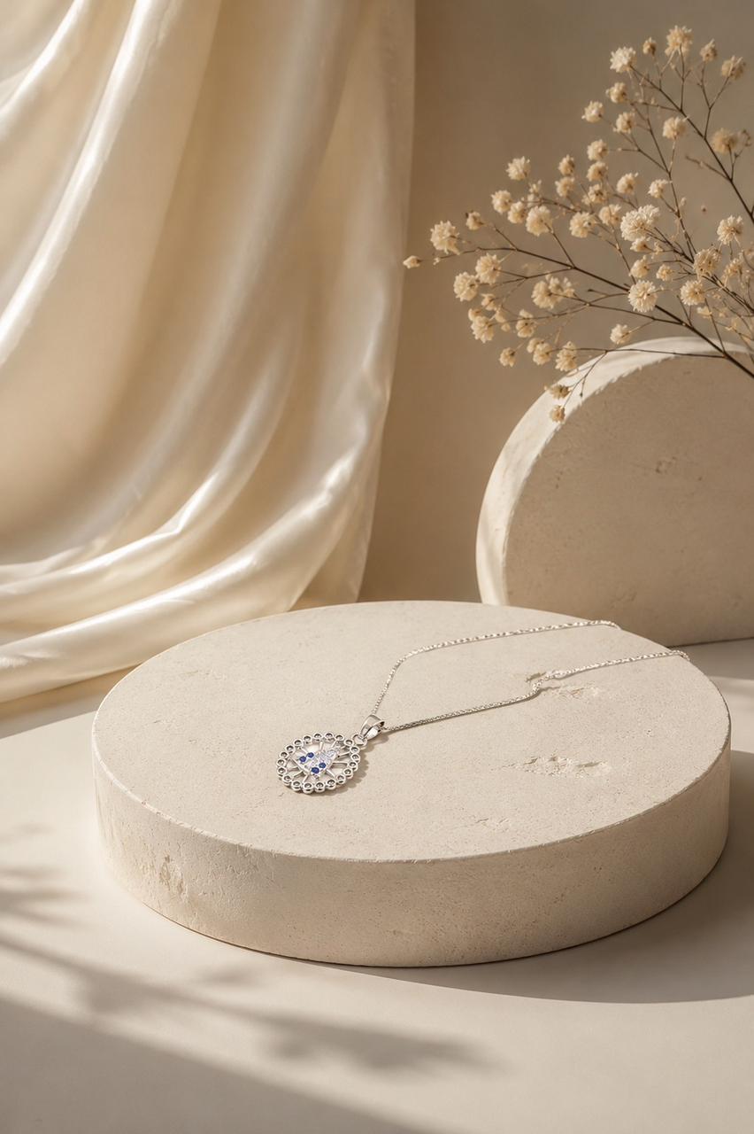 COLAR NOSSA SENHORA OVAL CRAVEJADO — SEMIJOIAS — PRATA 50