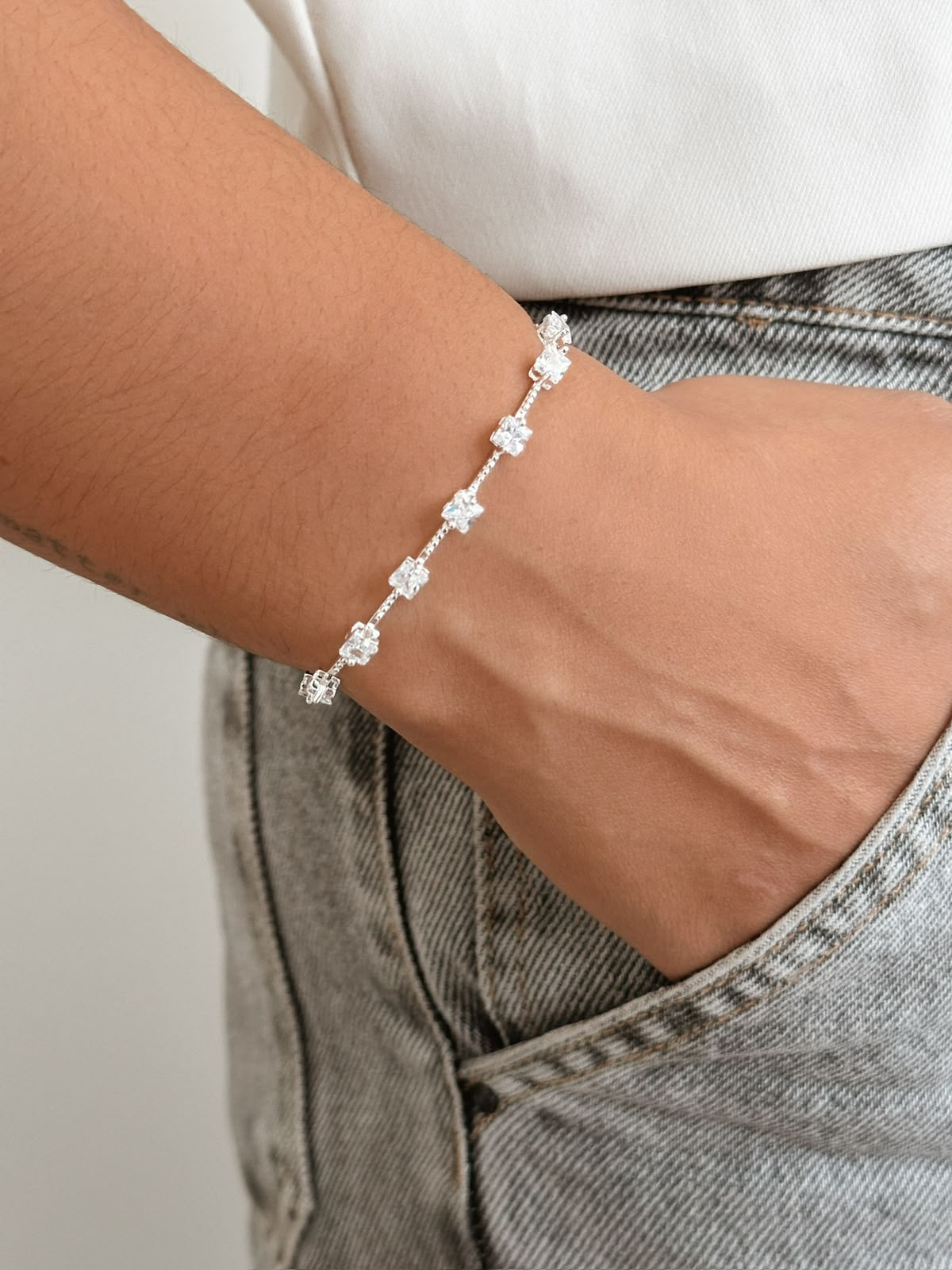 PULSEIRA PEDRAS QUADRADAS — SEMIJOIAS — PRATA 50